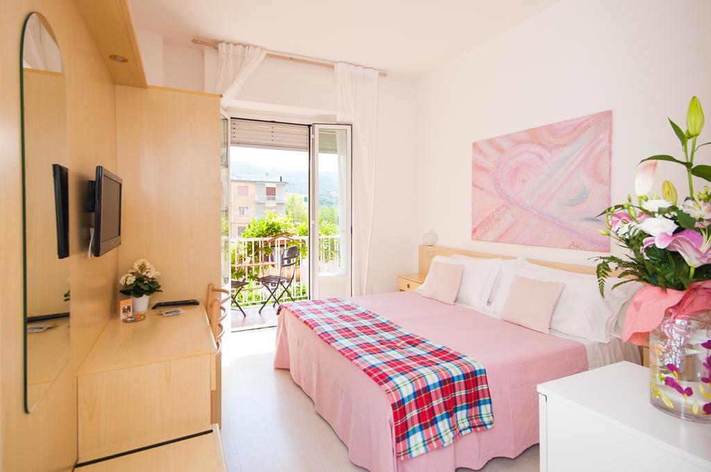 Hotel Giongo Spotorno Luaran gambar