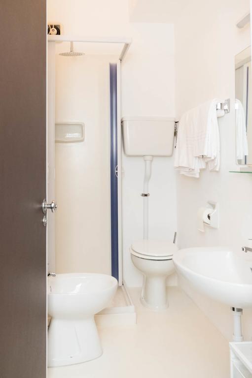 Hotel Giongo Spotorno Luaran gambar